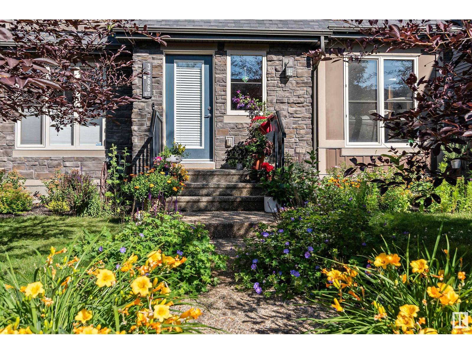 Edmonton, AB T6W2R2,3066 Keswick WY SW SW