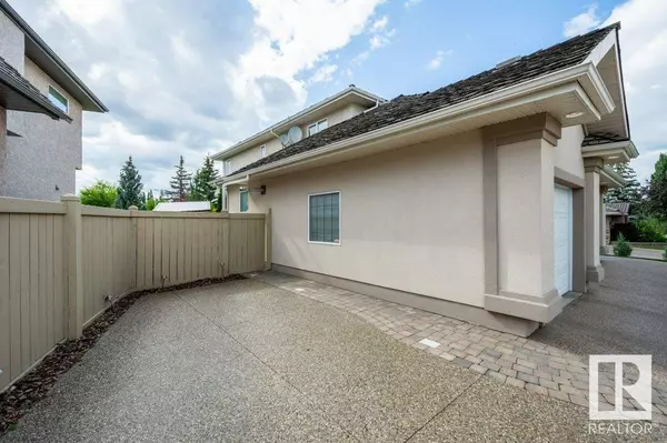 Edmonton, AB T6J7H6,1320 119A ST NW