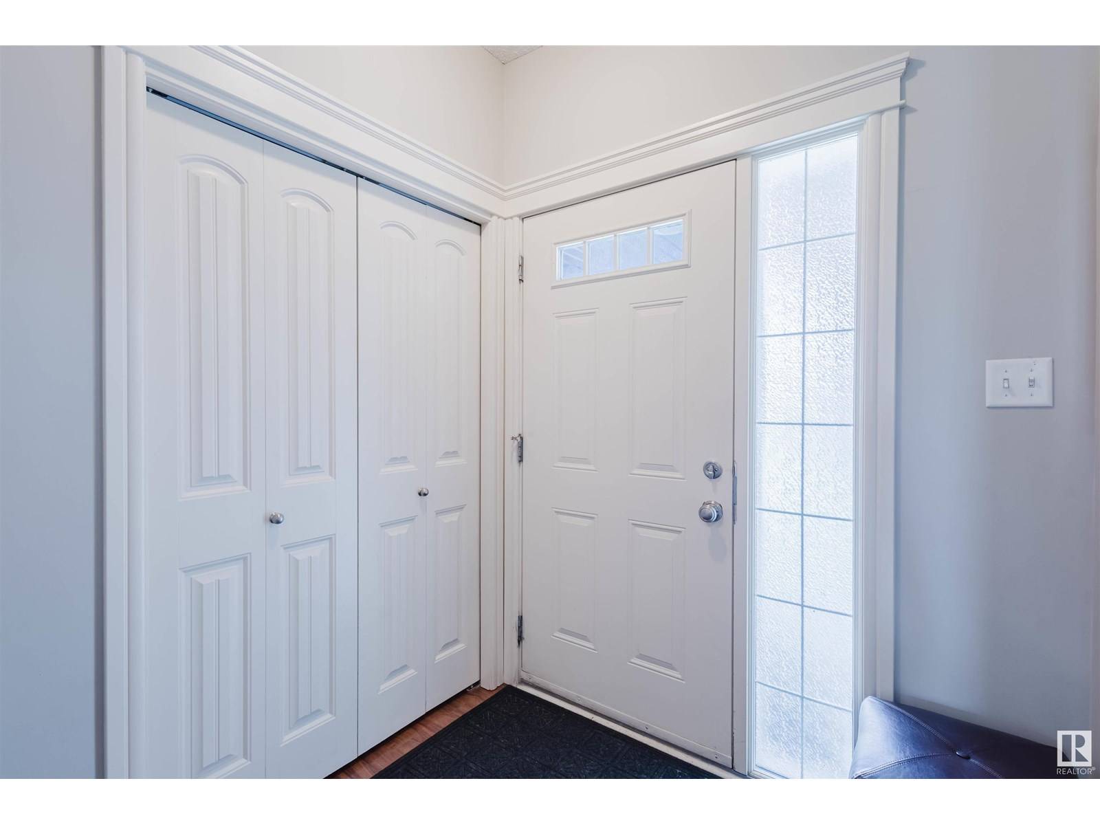 Edmonton, AB T6W0G8,11409 13 AV SW