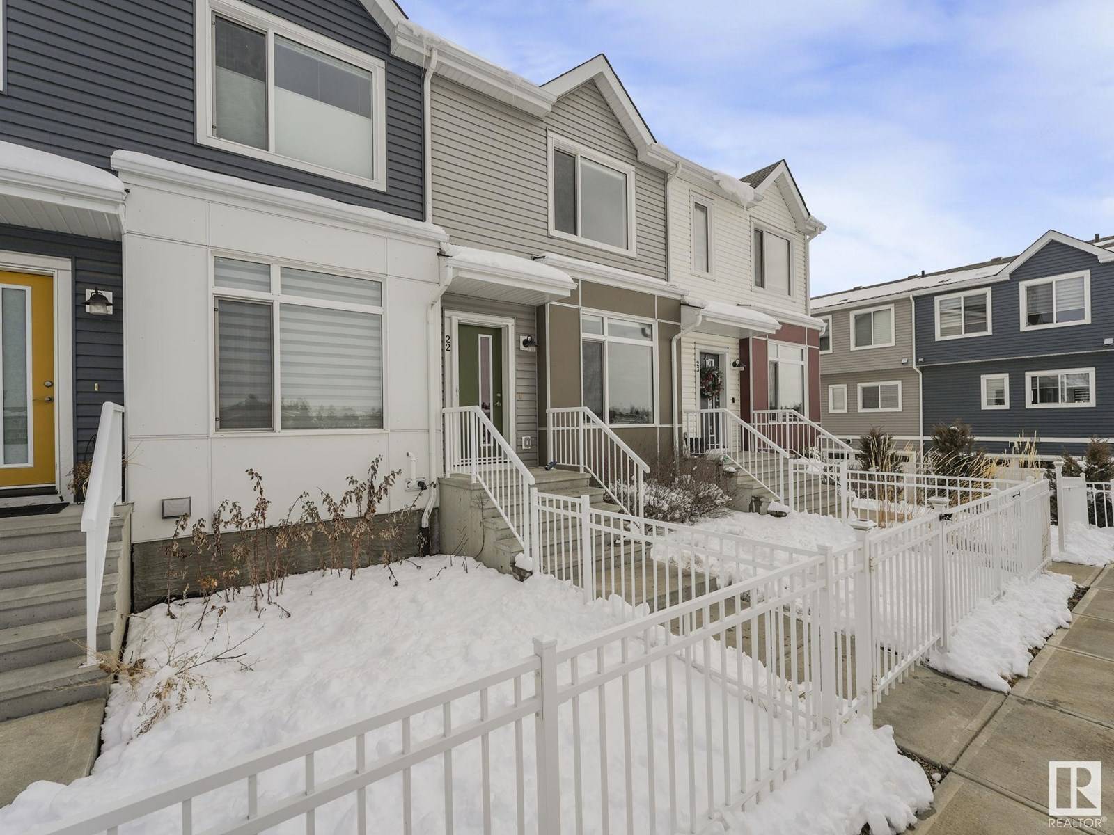 Edmonton, AB T6J5T6,#22 215 SADDLEBACK RD NW