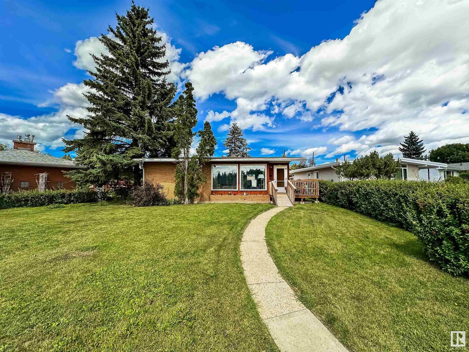 Edmonton, AB T5R1E1,8126 150 ST NW