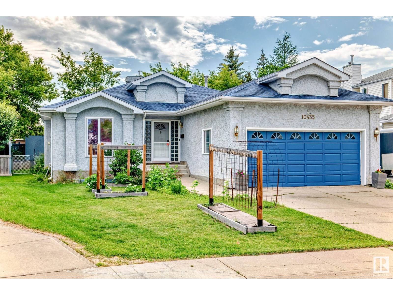 Edmonton, AB T5X5X1,10435 175A AV NW