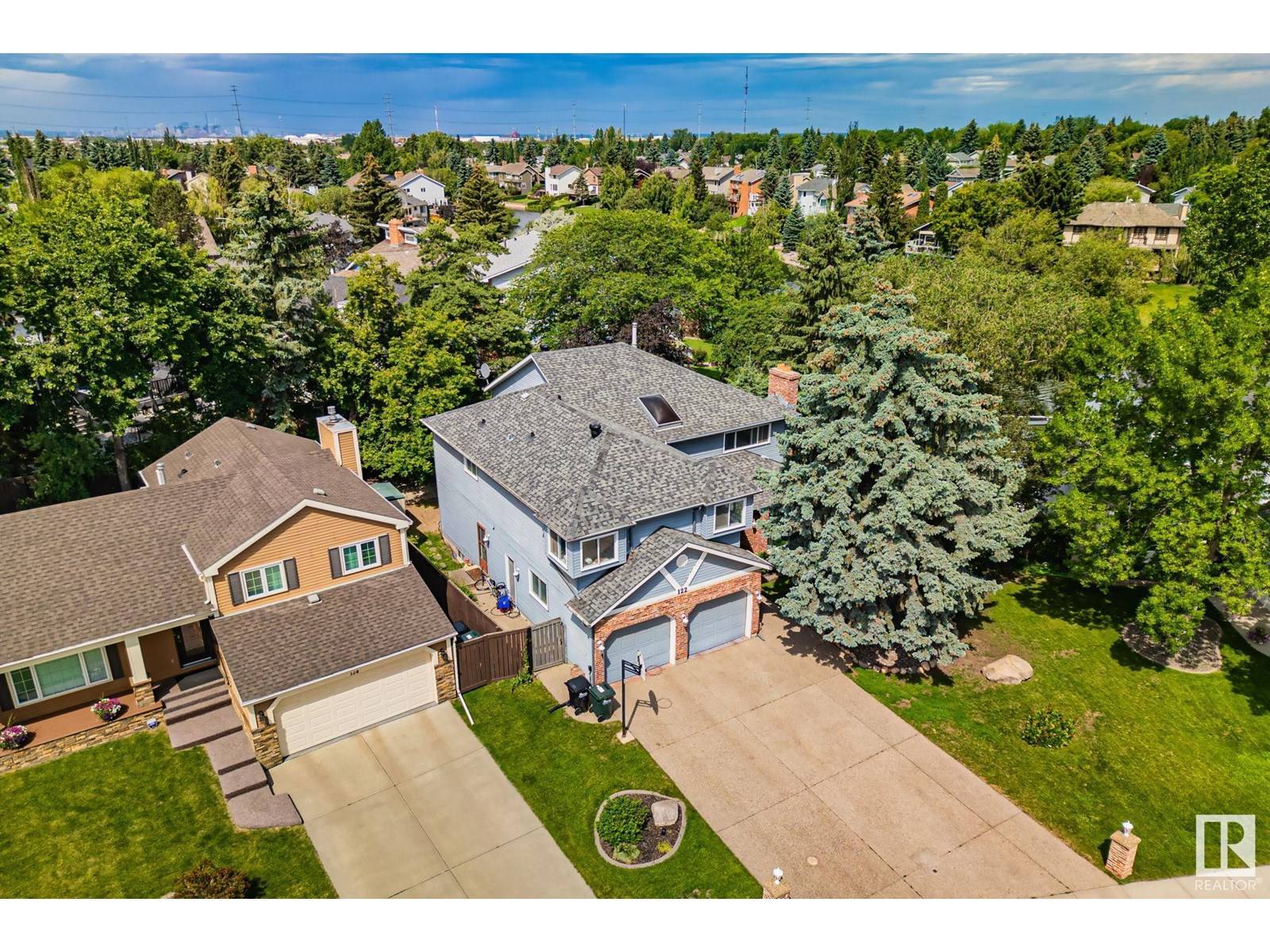 122 VILLAGE DO, Sherwood Park, AB T8A4L6