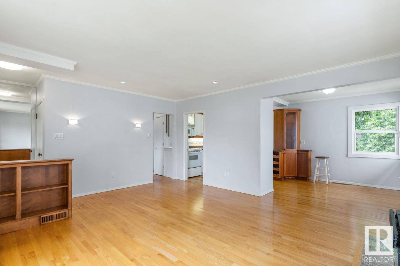 Edmonton, AB T5H3N6,10926 117 ST NW