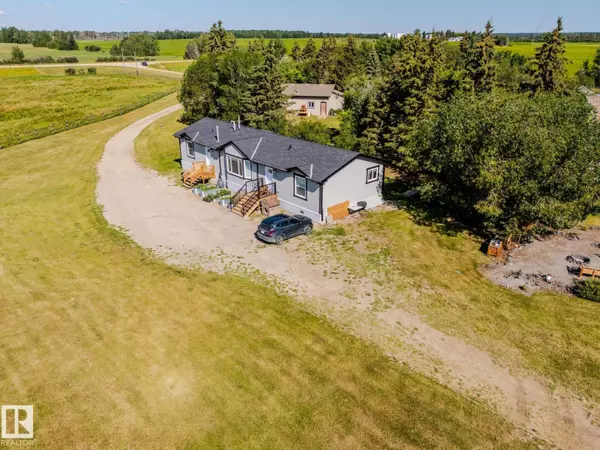 Rural Lac Ste. Anne County, AB T0E1V0,55415 Highway 777