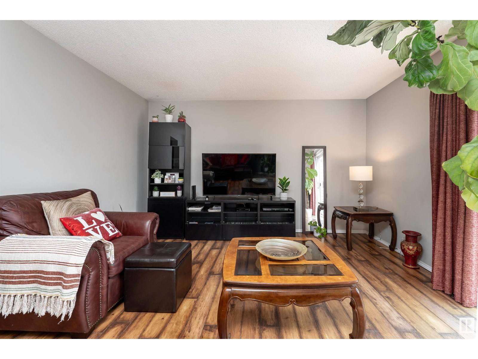Edmonton, AB T5X4H8,14035 121 ST NW