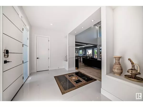 Edmonton, AB T6W2M5,2747 WHEATON DR NW