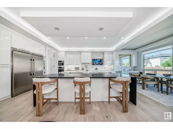 Edmonton, AB T6W2M5,2747 WHEATON DR NW