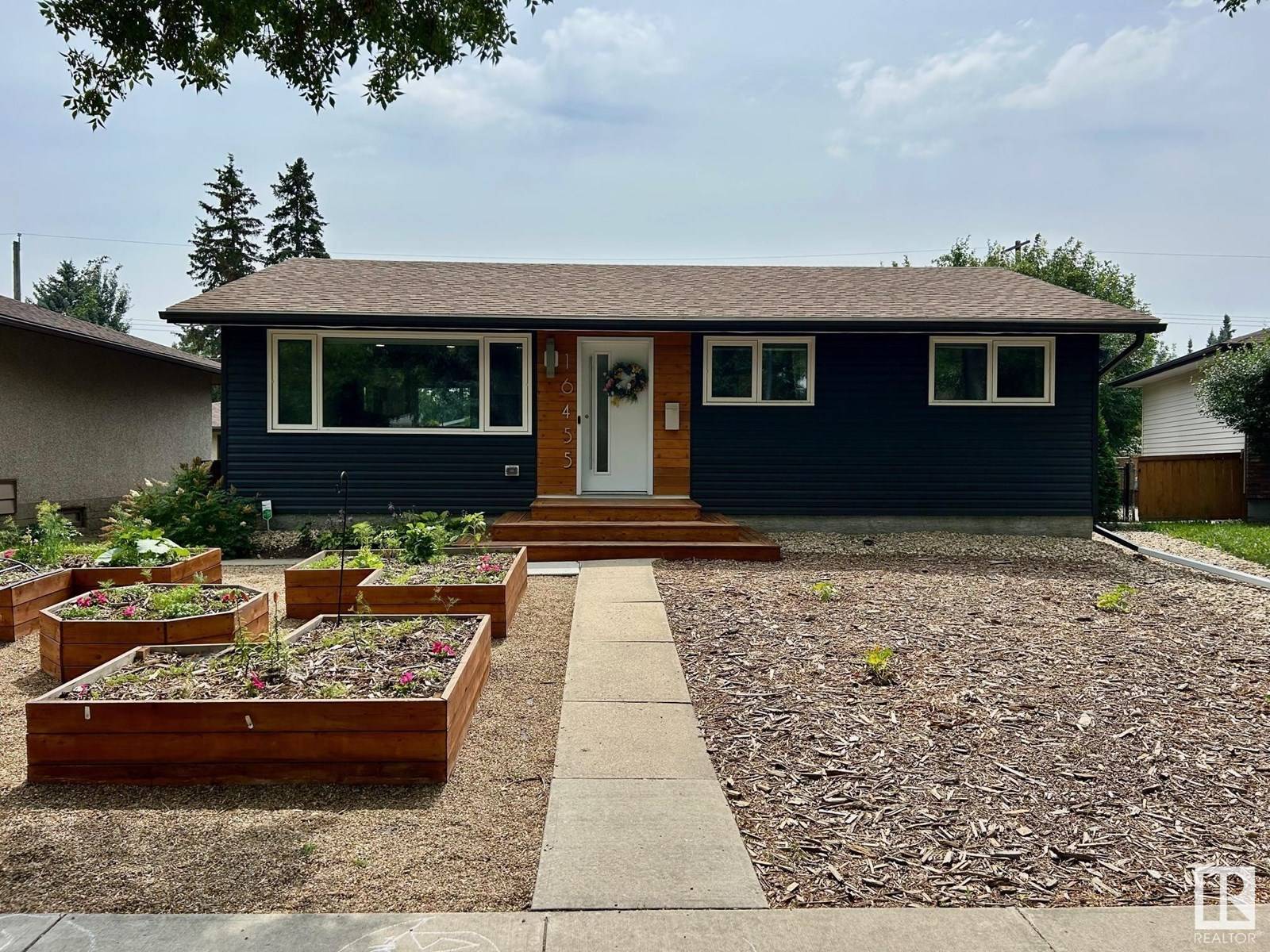 16455 104A AV NW, Edmonton, AB T5P0T3