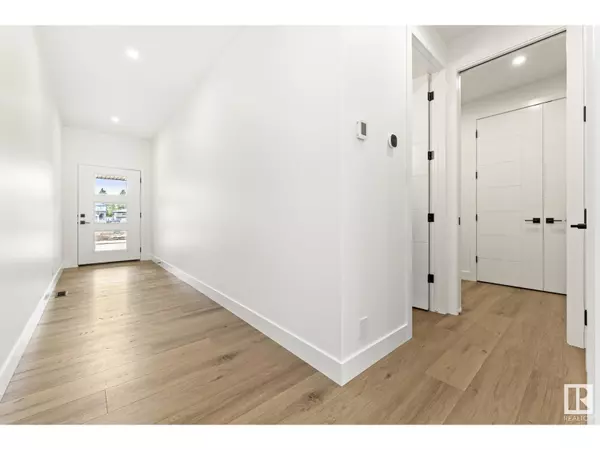 Sherwood Park, AB T8B0E8,101 Newbury Ci