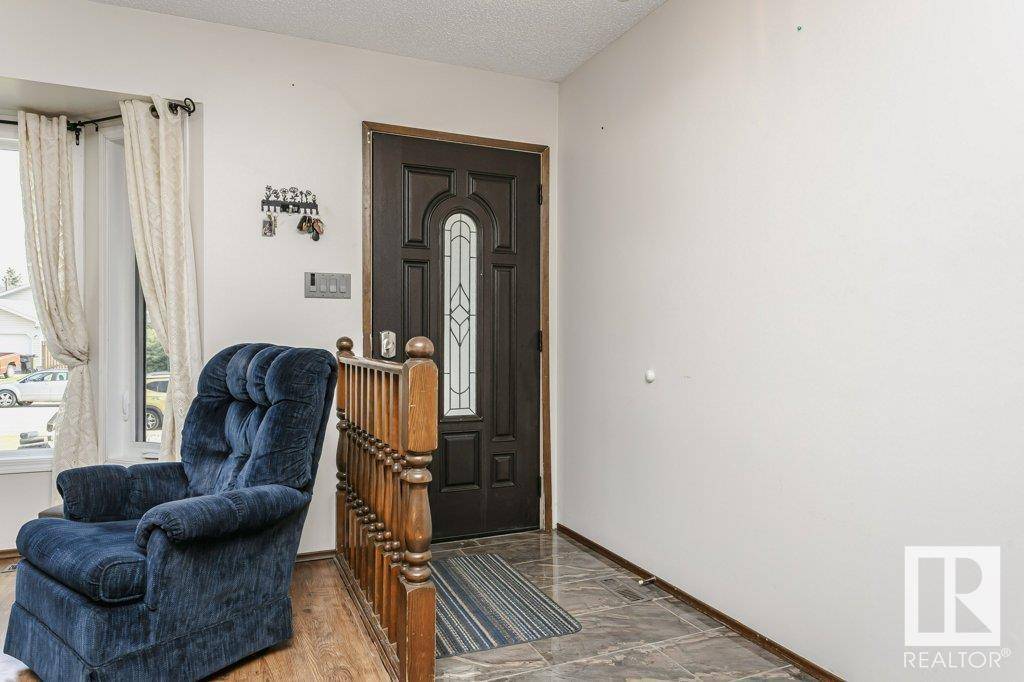 Edmonton, AB T6L4S2,4707 10 AV NW