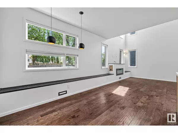 Edmonton, AB T5B1H8,11402 66 ST NW