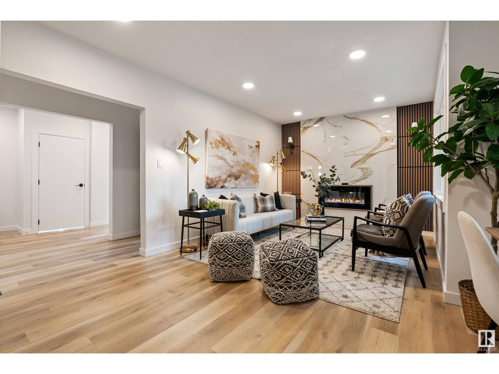 Edmonton, AB T5L2N1,12815 119 AV NW