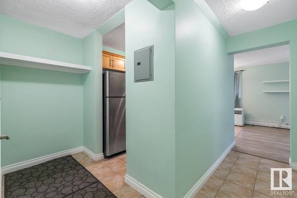 Edmonton, AB T6C1A7,#309 8215 83 AV NW