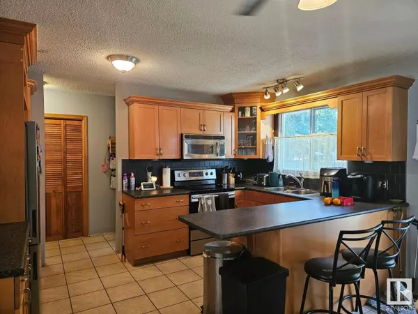 Drayton Valley, AB T7A1A5,4802 MacKenzie AV