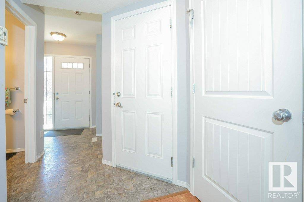Edmonton, AB T6M0J1,2134 Hammond CO NW