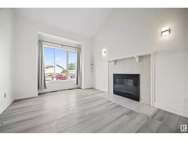 Edmonton, AB T6L4L6,2505 38A ST NW