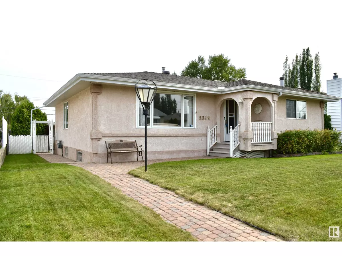 Edmonton, AB T5A1H4,5619 140A AV NW