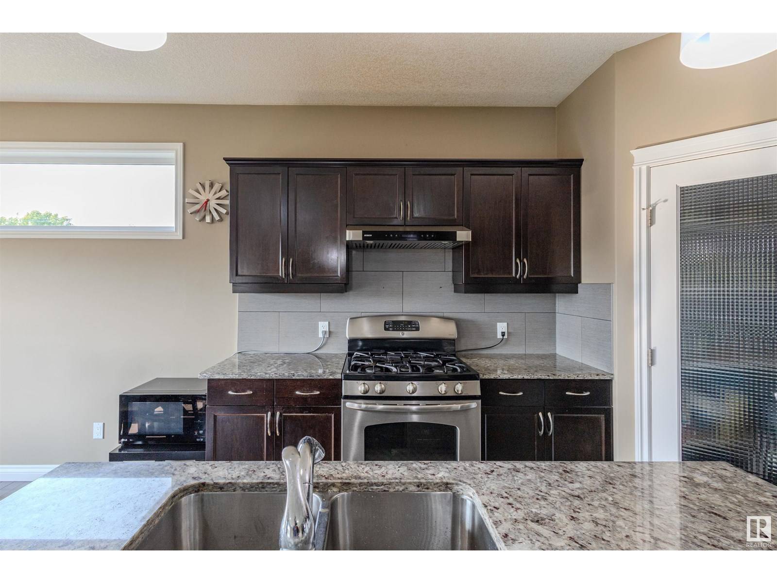Spruce Grove, AB T7X0G8,85 LAMPLIGHT DR