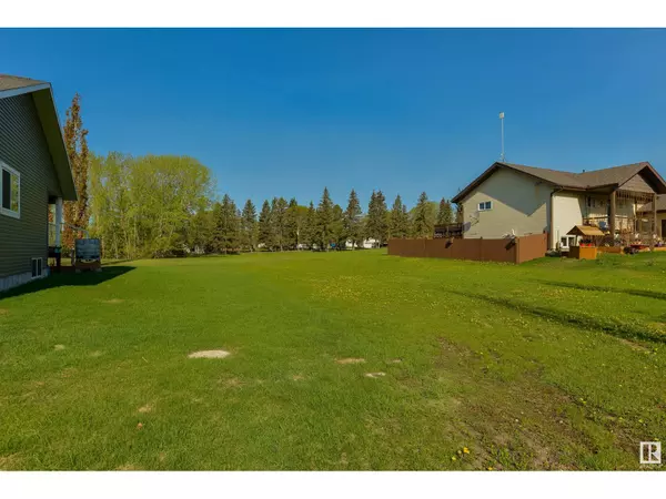 Rural Lac Ste. Anne County, AB T0E1A0,106 1 ST