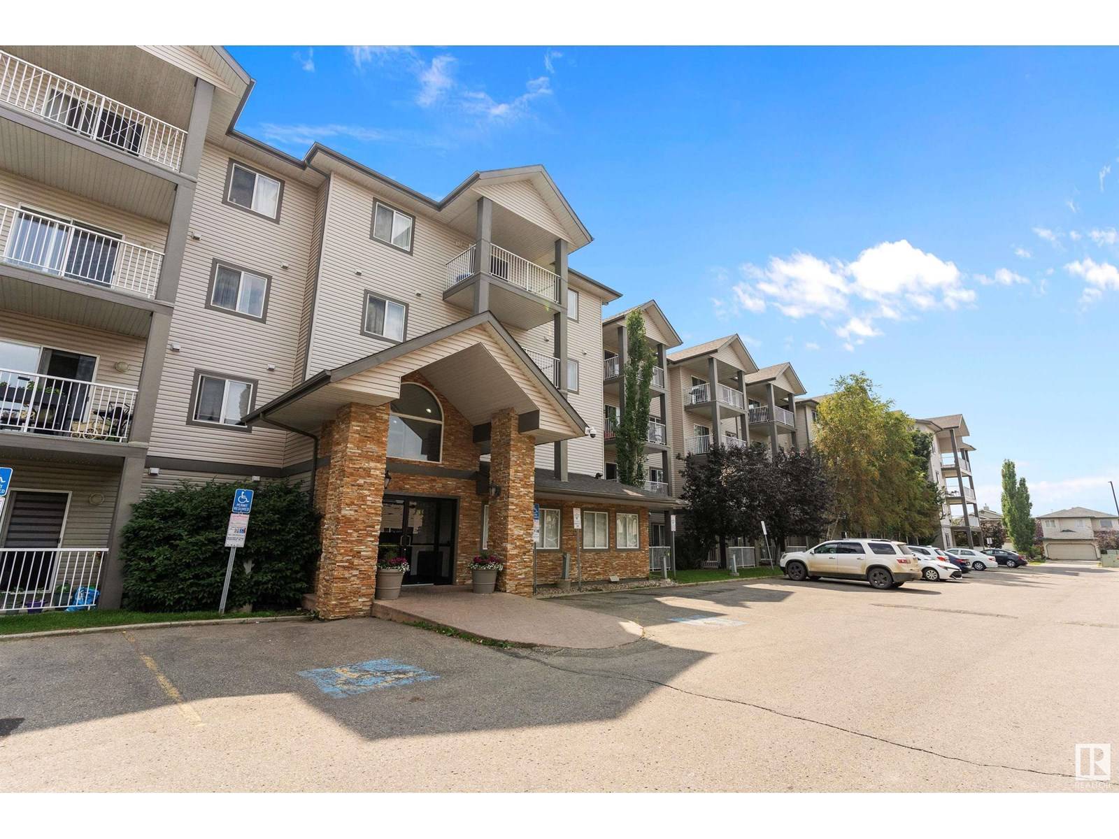 Edmonton, AB T6T2B5,#122 3425 19 ST NW