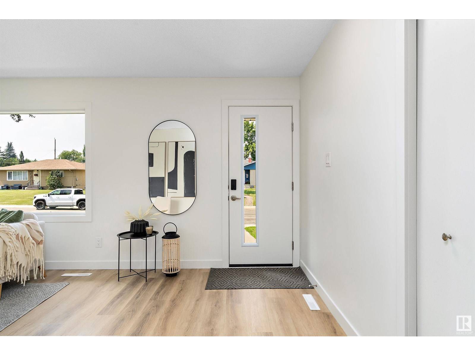 Edmonton, AB T6B1H2,8507 54 ST NW