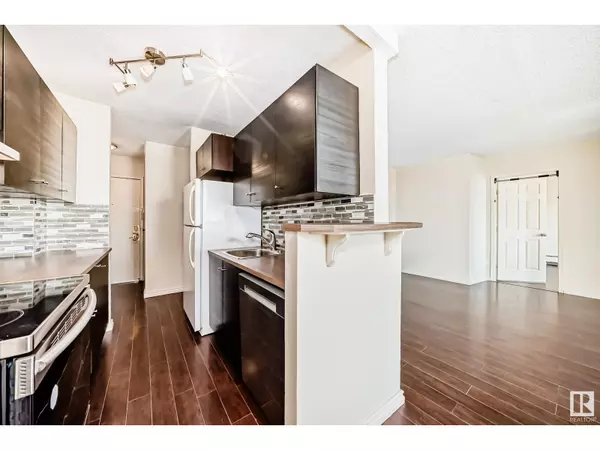 Edmonton, AB T5K2E5,#1601 9909 110 ST NW NW