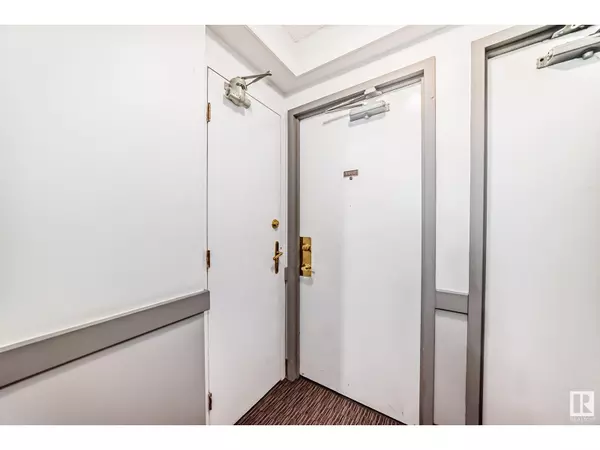Edmonton, AB T5K2E5,#1601 9909 110 ST NW NW
