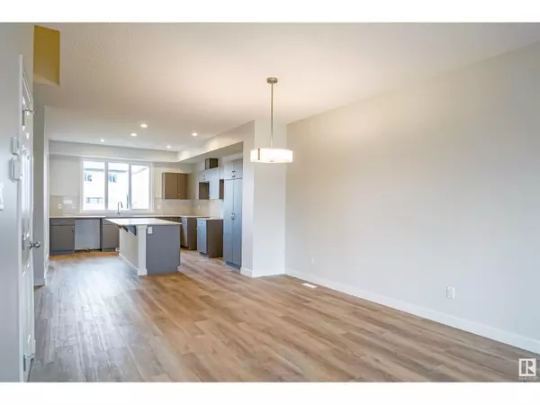 Edmonton, AB T6M2N6,21148 25 AV NW
