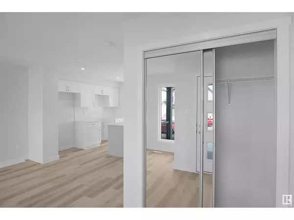 Edmonton, AB T5T4N5,22923 82 AV NW