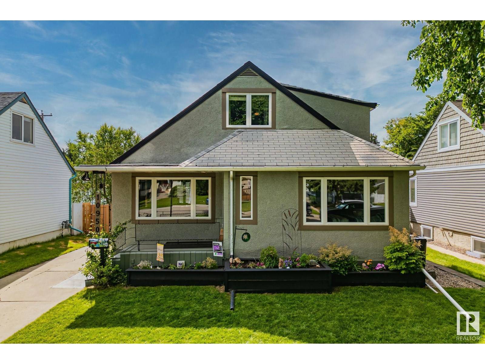 10950 117 ST NW, Edmonton, AB T5H3N6