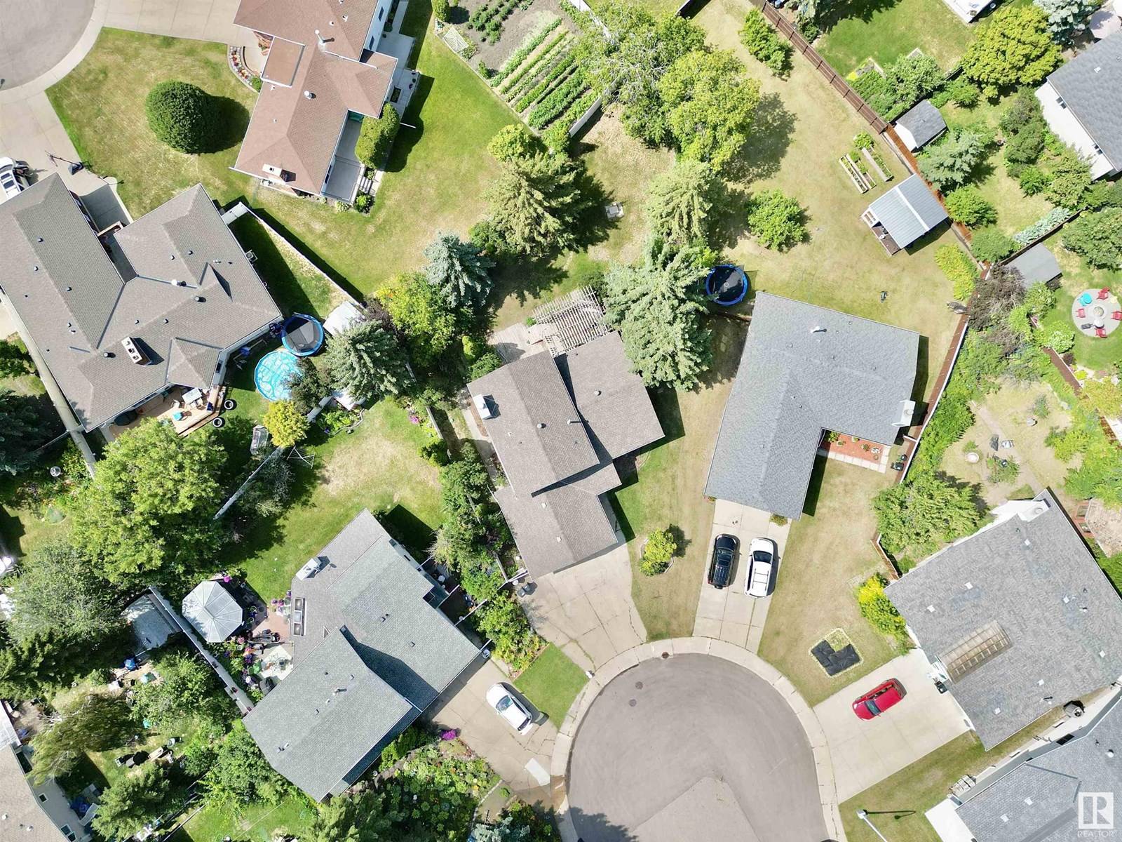 Edmonton, AB T5A2L2,15020 55 ST NW