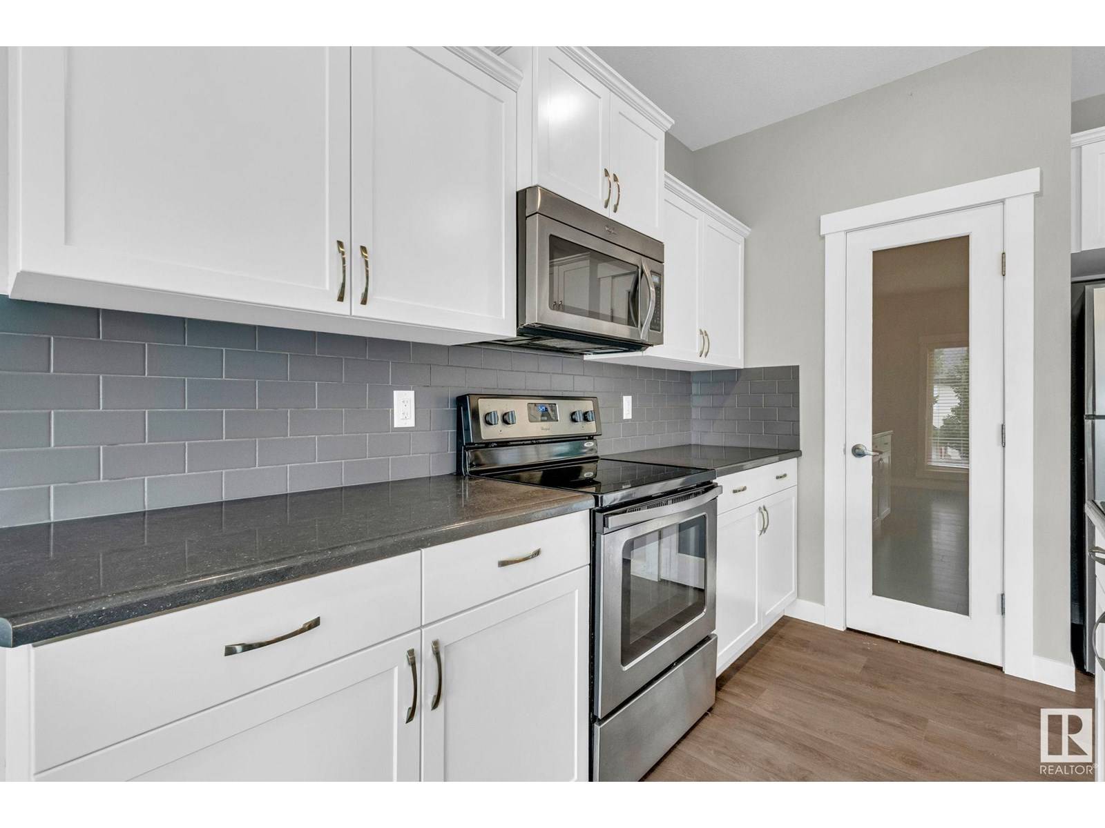 Edmonton, AB T6W3G1,1348 AINSLIE WD SW