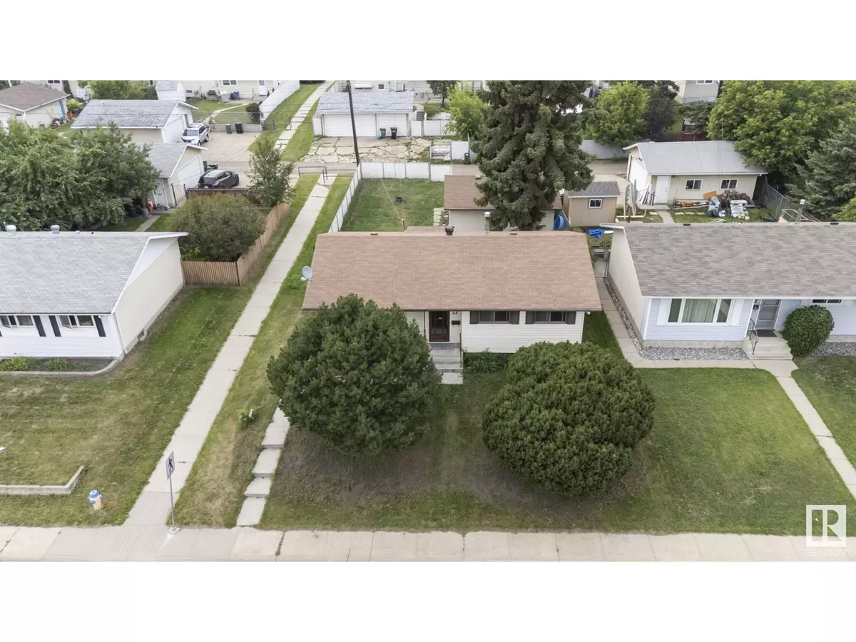 Edmonton, AB T5A1G3,48 STEELE CR NW