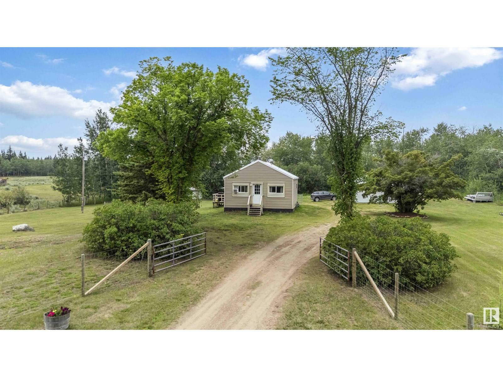 57104 Rge Rd 230, Rural Sturgeon County, AB T0A1N4
