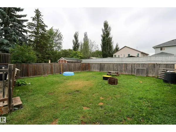 Morinville, AB T8R1K5,8917 99 AV