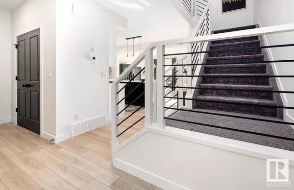Edmonton, AB T6X1A7,2807 5 AV SW