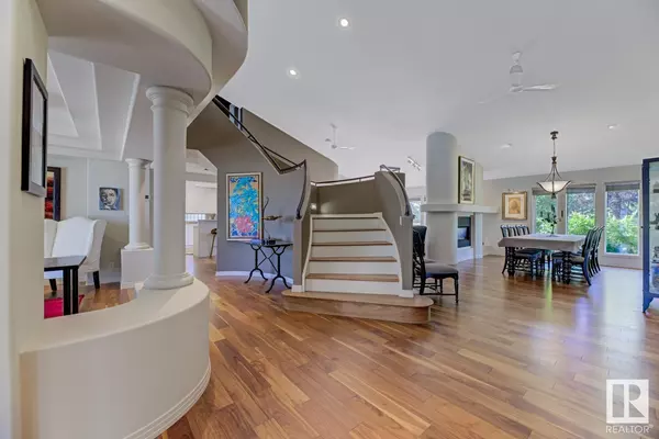 Edmonton, AB T6M2J3,112 WEAVER DR NW