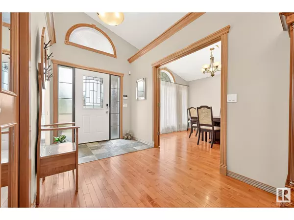 St. Albert, AB T8N6W9,15 OVERTON PL