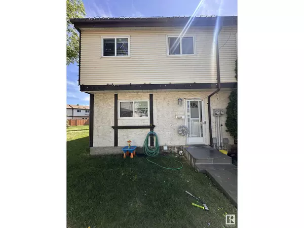 1320 LAKEWOOD W NW, Edmonton, AB T6K3P2