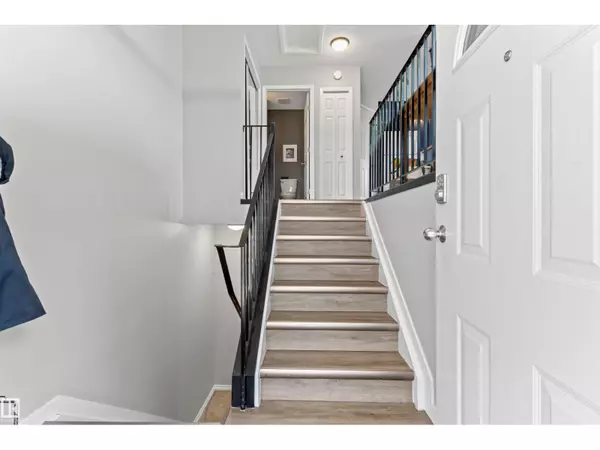 Edmonton, AB T6C0W2,#2 8314 81 AV NW