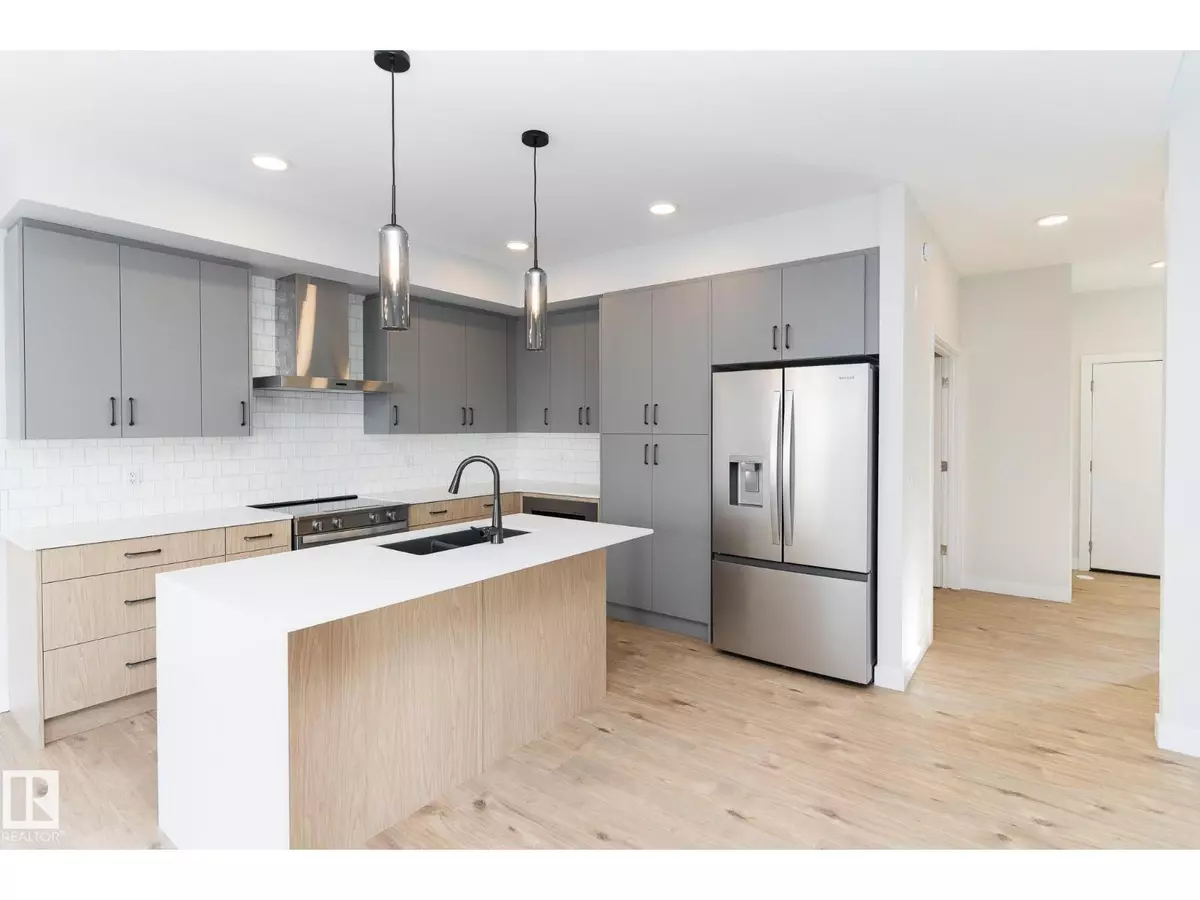 Edmonton, AB T6W5L2,3038 DIXON LANDING LD SW