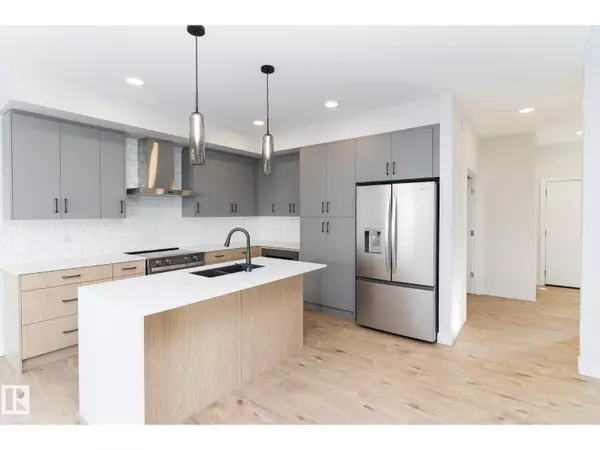 3038 DIXON LANDING LD SW, Edmonton, AB T6W5L2