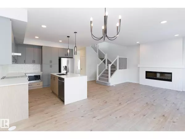 Edmonton, AB T6W5L2,3038 DIXON LANDING LD SW