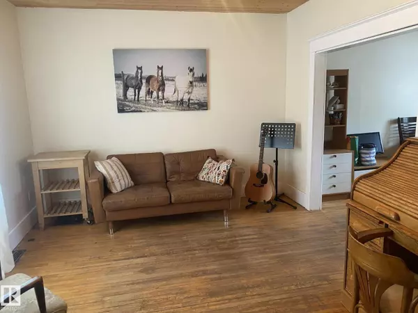 Edmonton, AB T5L0B1,12811 121 ST NW