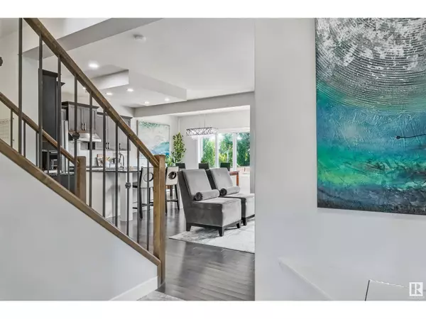 Edmonton, AB T6W2M7,2469 WARE CR NW