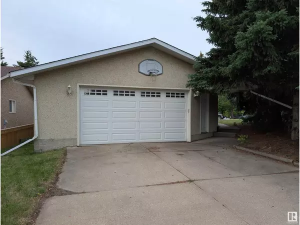 St. Albert, AB T8N4L5,26 Louisbourg PL