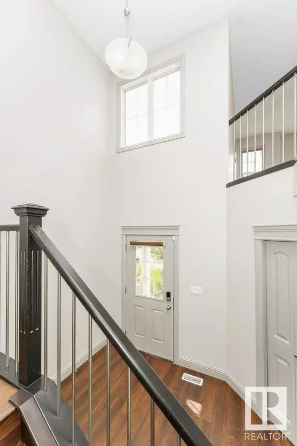 Edmonton, AB T6X0M3,6116 10 AV SW