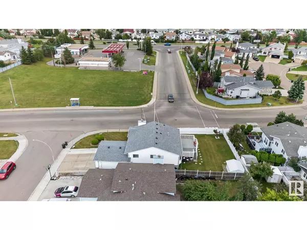Edmonton, AB T5Z2X9,15404 73 ST NW
