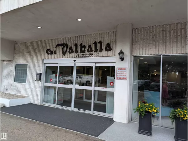 Edmonton, AB T5K0H2,#1007 11307 99 AV NW